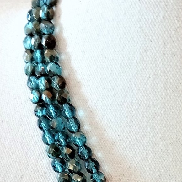UNIQUE BEADED NECKLACE (17") - Picture 4 of 5